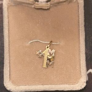 14k gold ‘#1 mom’ charm